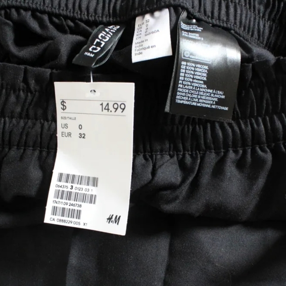 Black pants - Picture 2 of 3